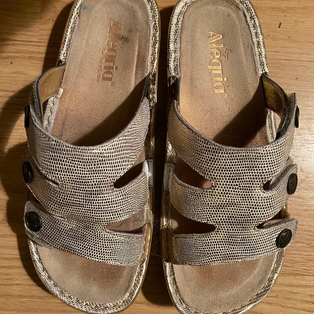 Algeria sandals size 39